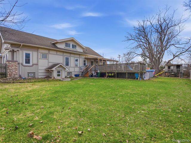 34327 Jefferson Avenue, Harrison Charter Township, MI 48045