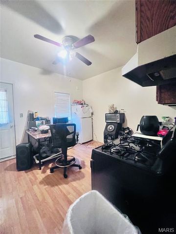 3857 Neosho Street, St Louis, MO 63116