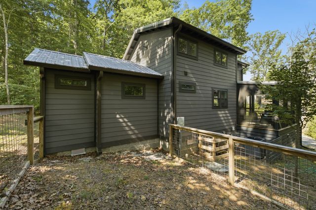 235 Waters Edge Way, Tracy City, TN 37387
