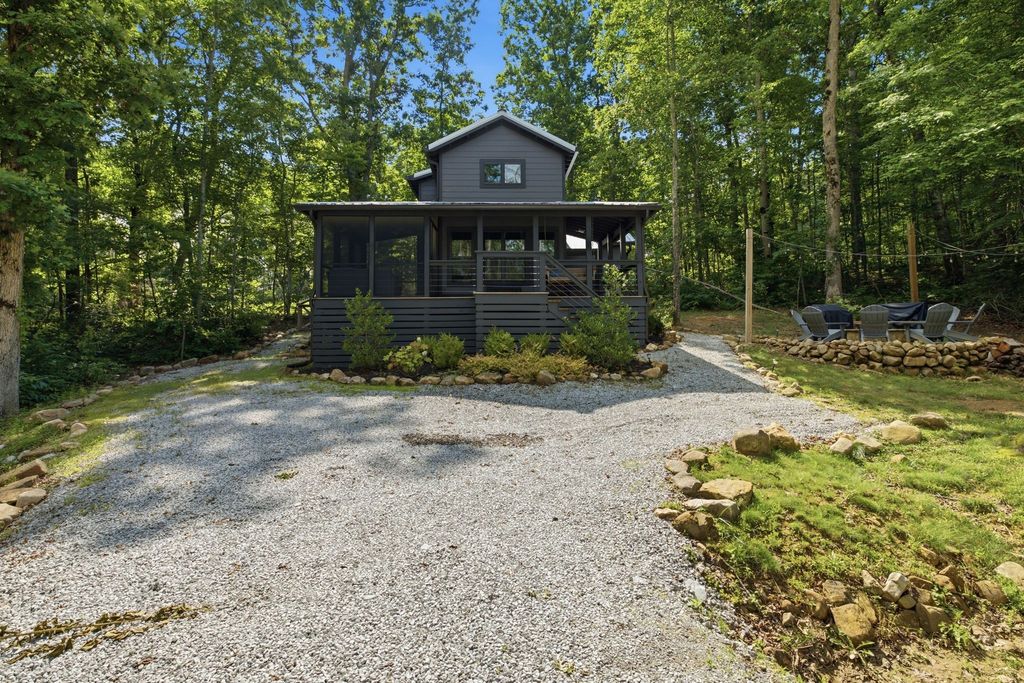 235 Waters Edge Way, Tracy City, TN 37387