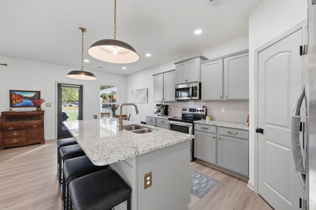 1521 Hayfield Flat, Lexington, KY 40509