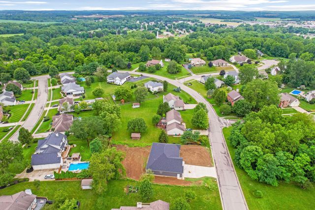 301 River Oaks Drive, Heath, OH 43056