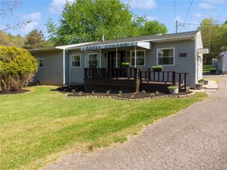 235 McDivitt Dr, Bell Twp, PA 15681