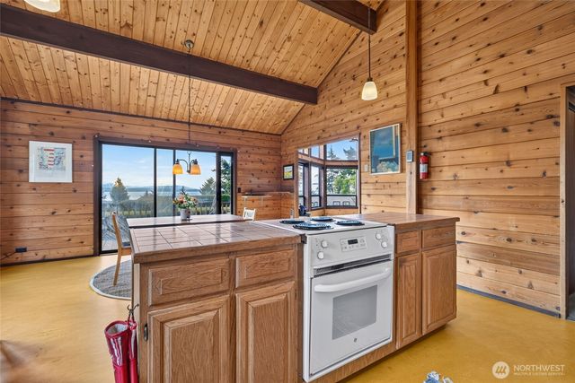 6360 Apple Lane, Freeland, WA 98249