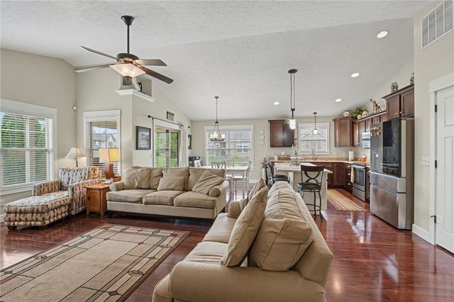 622 Willow Point Court, Troy, OH 45373