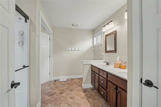 622 Willow Point Court, Troy, OH 45373