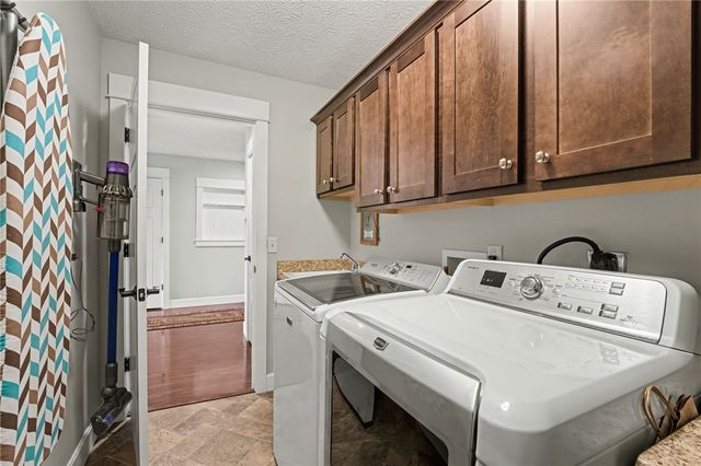 622 Willow Point Court, Troy, OH 45373