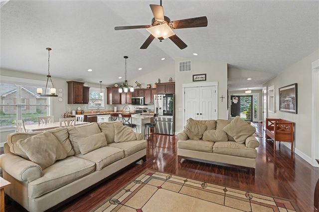 622 Willow Point Court, Troy, OH 45373