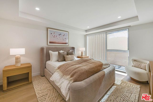 350 N Palm Drive 202, Beverly Hills, CA 90210