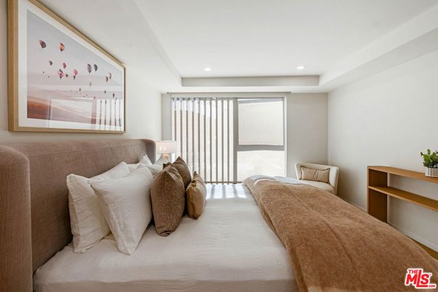 350 N Palm Drive 202, Beverly Hills, CA 90210