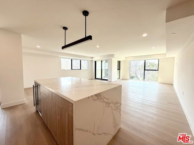 350 N Palm Drive 202, Beverly Hills, CA 90210