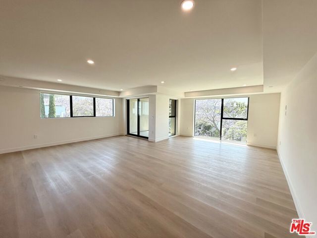 350 N Palm Drive 202, Beverly Hills, CA 90210