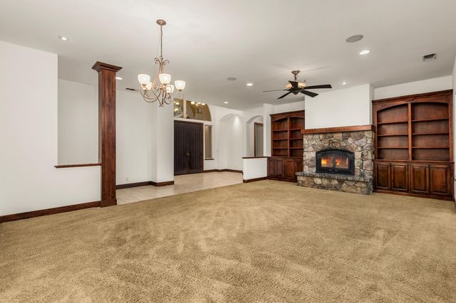 1746 Hidden Valley Ln, Auburn, CA 95602