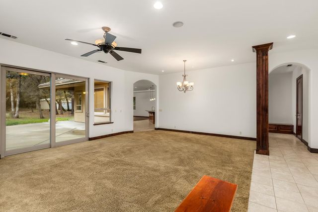 1746 Hidden Valley Ln, Auburn, CA 95602