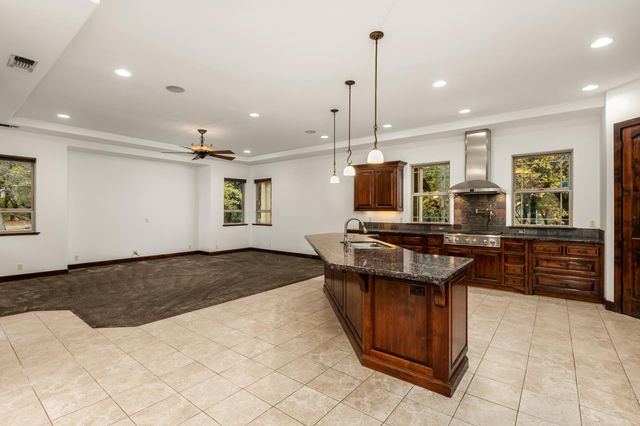 1746 Hidden Valley Ln, Auburn, CA 95602