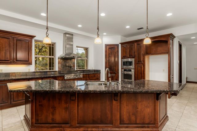 1746 Hidden Valley Ln, Auburn, CA 95602