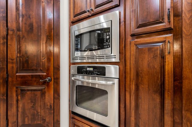 1746 Hidden Valley Ln, Auburn, CA 95602