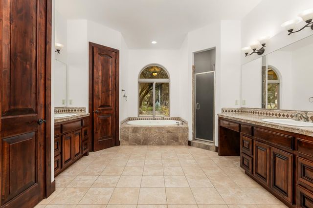 1746 Hidden Valley Ln, Auburn, CA 95602