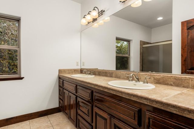 1746 Hidden Valley Ln, Auburn, CA 95602