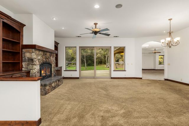 1746 Hidden Valley Ln, Auburn, CA 95602