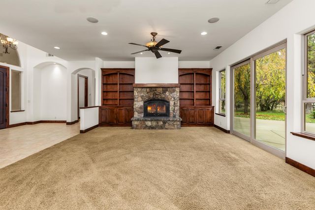 1746 Hidden Valley Ln, Auburn, CA 95602