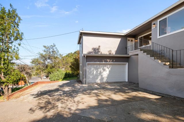 1709 Hillman Avenue, Belmont, CA 94002