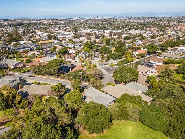 1709 Hillman Avenue, Belmont, CA 94002