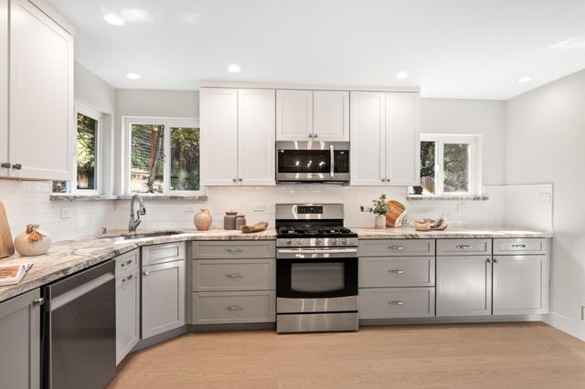 1709 Hillman Avenue, Belmont, CA 94002