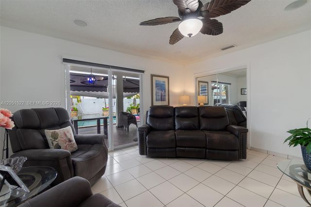 6320 E 4th Avenue, Hialeah, FL 33013
