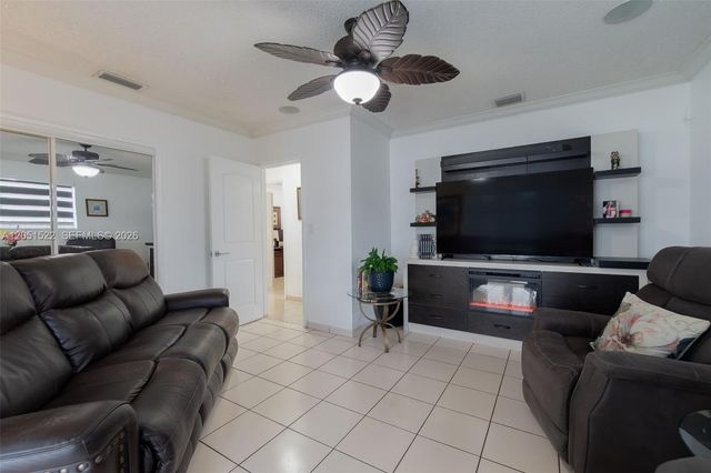 6320 E 4th Avenue, Hialeah, FL 33013