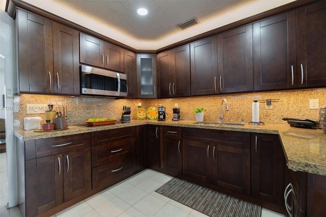 6320 E 4th Avenue, Hialeah, FL 33013