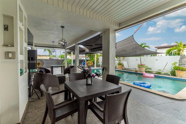6320 E 4th Avenue, Hialeah, FL 33013