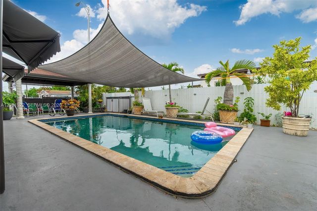 6320 E 4th Avenue, Hialeah, FL 33013