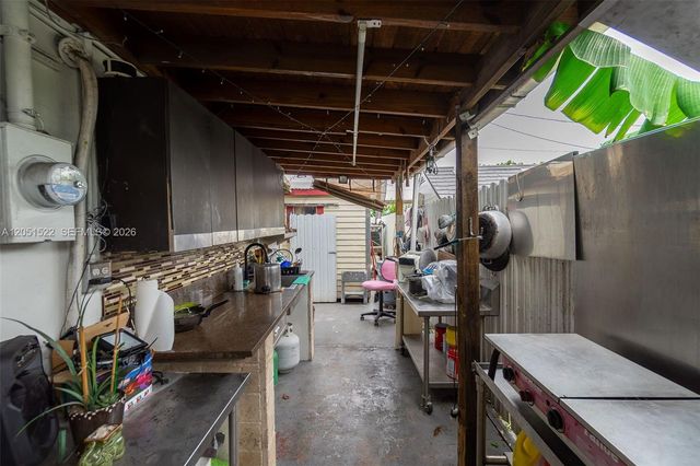 6320 E 4th Avenue, Hialeah, FL 33013