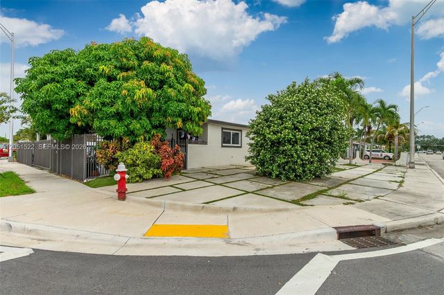 6320 E 4th Avenue, Hialeah, FL 33013