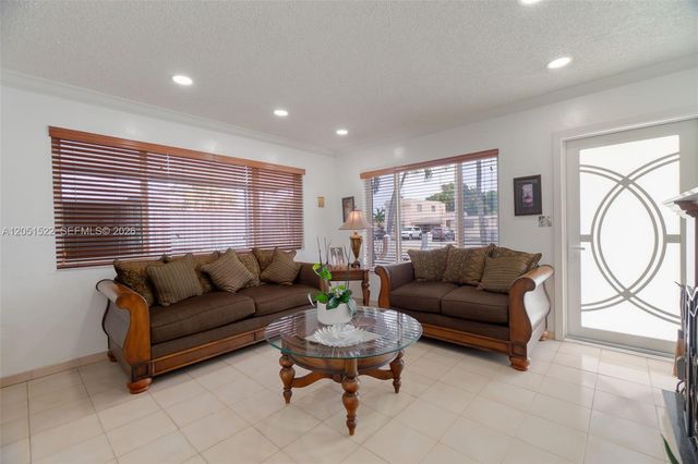 6320 E 4th Avenue, Hialeah, FL 33013
