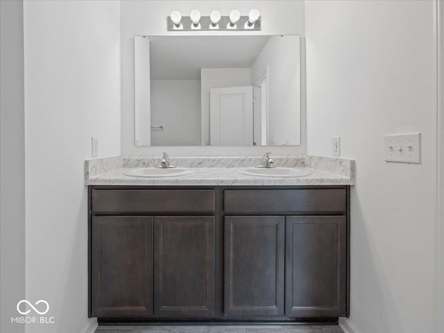 1041 Fuller Lane, Shelbyville, IN 46176