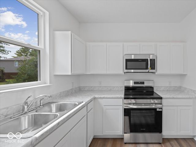 1041 Fuller Lane, Shelbyville, IN 46176