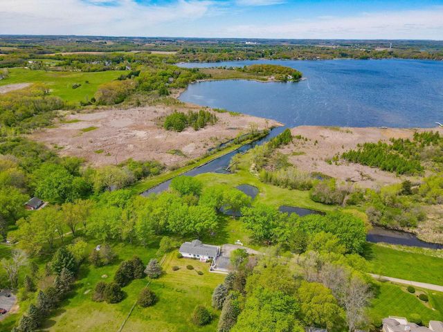 W8919 Ripley ROAD, Cambridge, WI 53523