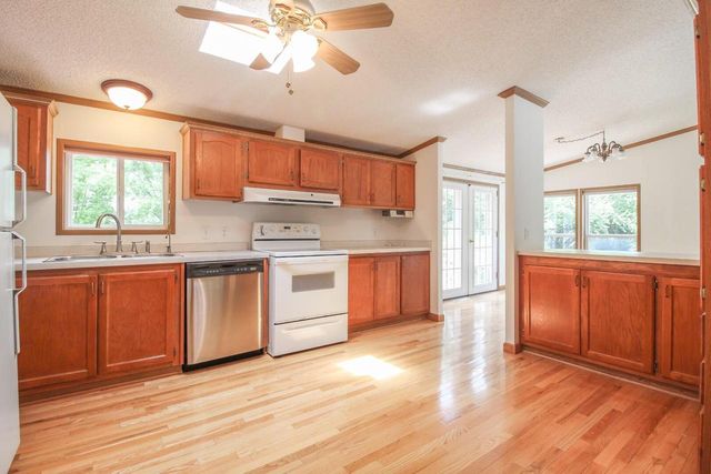 W8919 Ripley ROAD, Cambridge, WI 53523