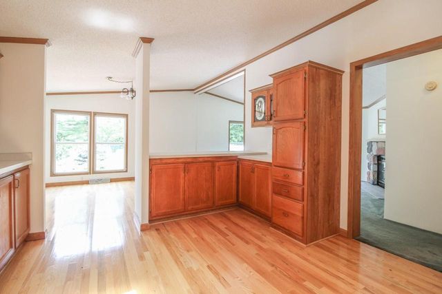 W8919 Ripley ROAD, Cambridge, WI 53523