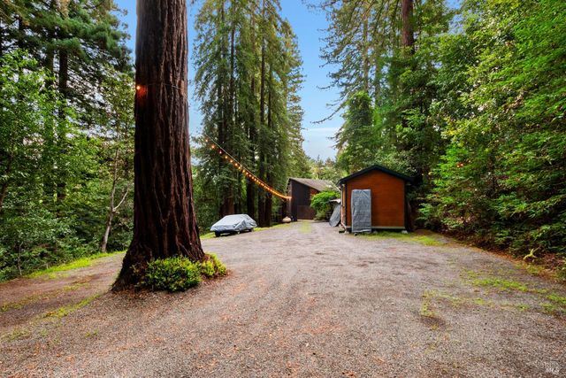 2081 Joy Rd, Occidental, CA 95465