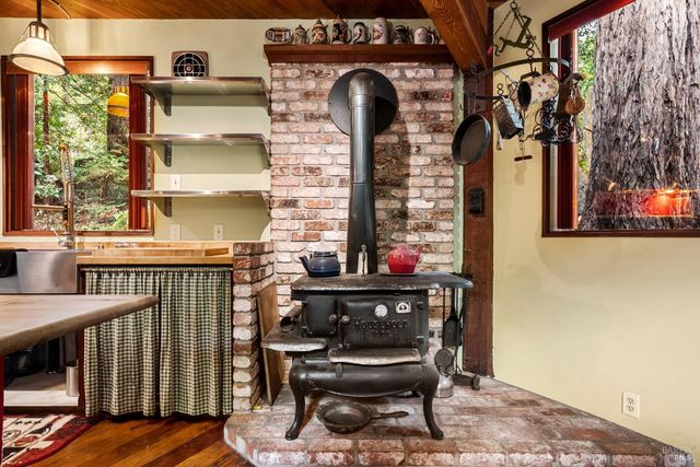 2081 Joy Rd, Occidental, CA 95465