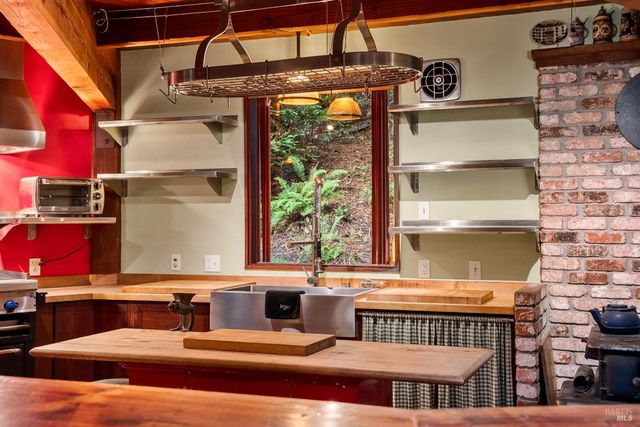 2081 Joy Rd, Occidental, CA 95465