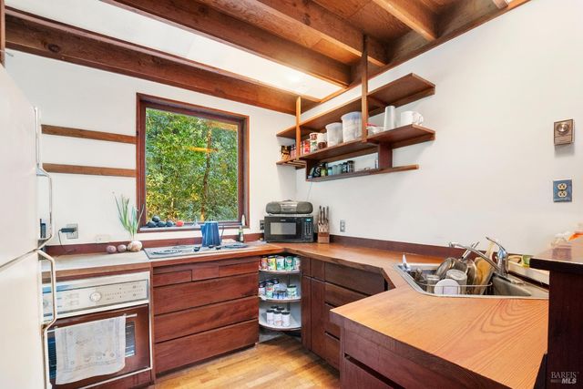 2081 Joy Rd, Occidental, CA 95465