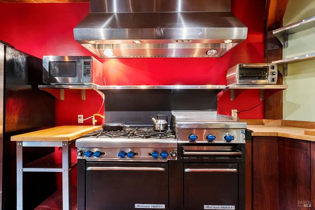 2081 Joy Rd, Occidental, CA 95465