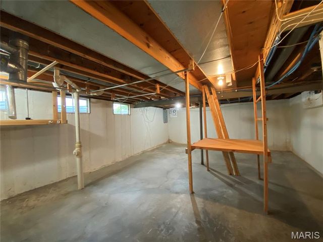 28 Countrywood Drive, St Peters, MO 63376