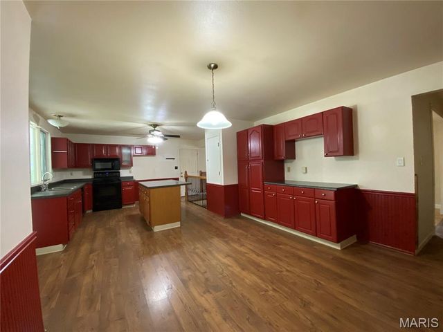 28 Countrywood Drive, St Peters, MO 63376