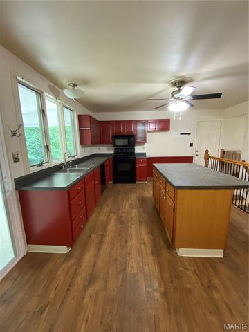 28 Countrywood Drive, St Peters, MO 63376