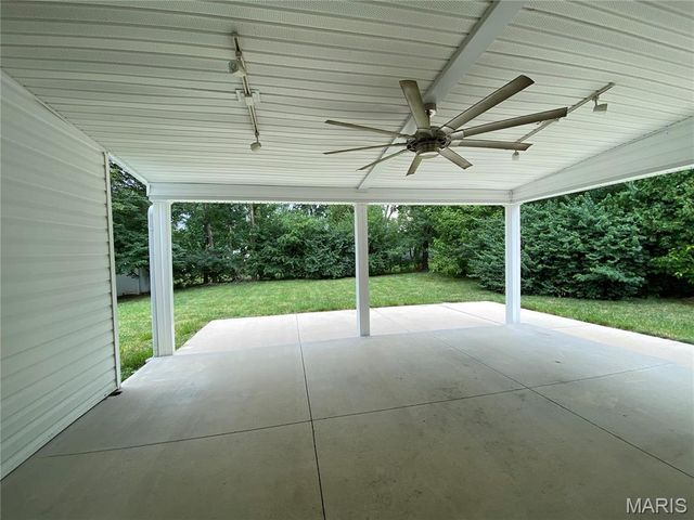 28 Countrywood Drive, St Peters, MO 63376